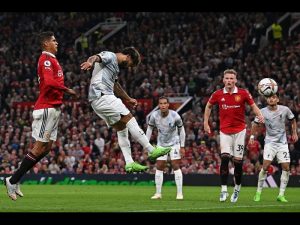 xep-hang-manchester-united-2-1-liverpool-cham-diem-tung-vi-tri-tren-san-phan-3